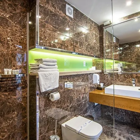Hotel F&b