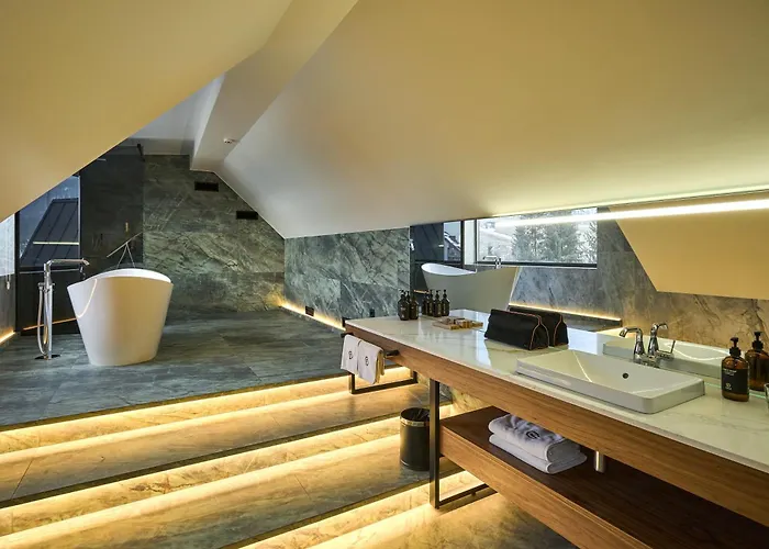 Hotel F&b 4*