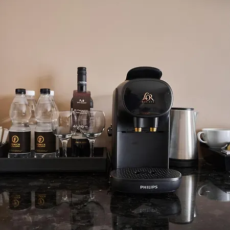 F&b Hotell 4*